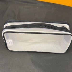 Black and White Mesh Travel Organizer two zipper close pockets large grid office